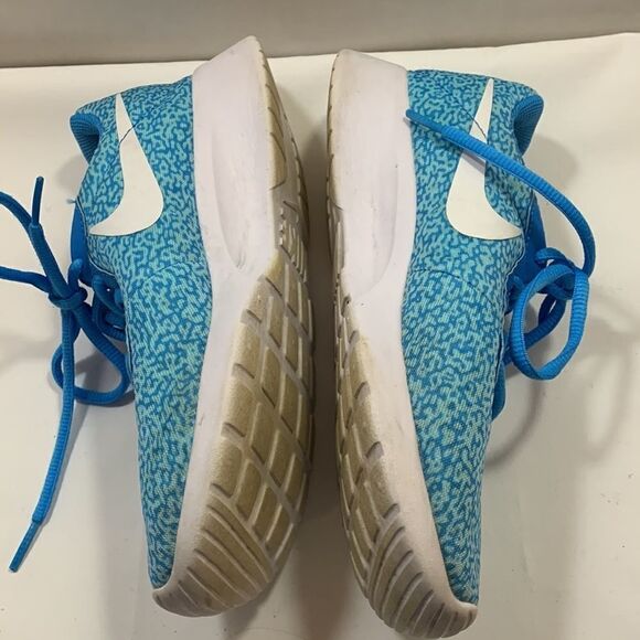 Nike size 6.5 athletic shoes blue - Picture 3 of 9